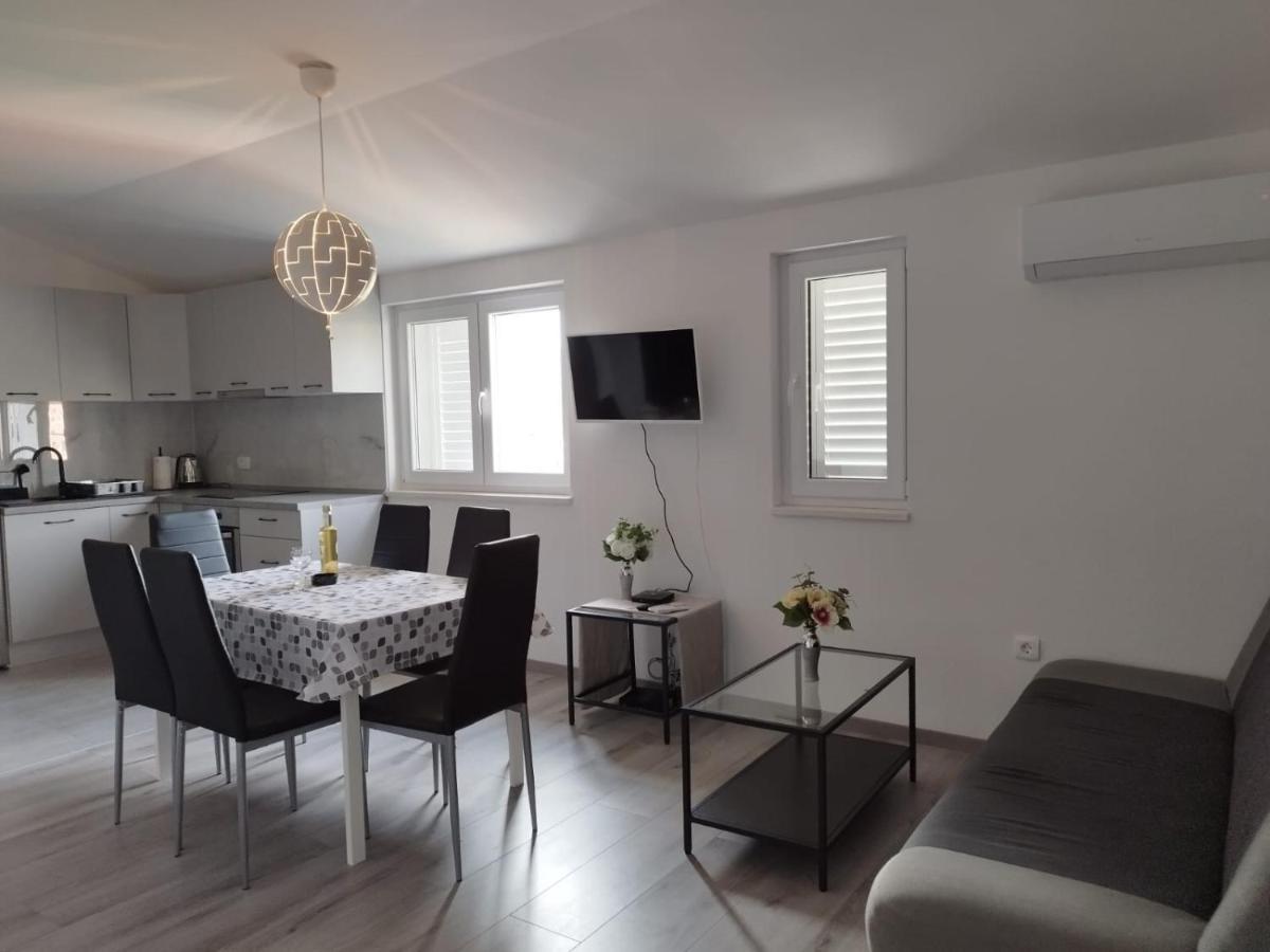 Apartmani Triva 1 Σπλιτ Εξωτερικό φωτογραφία